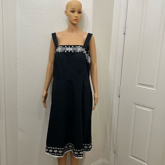 dressbarn Dresses & Skirts - Dressbarn Woman Sz 18W Black White Floral Crotchet Lace Square Neck Sleeveless